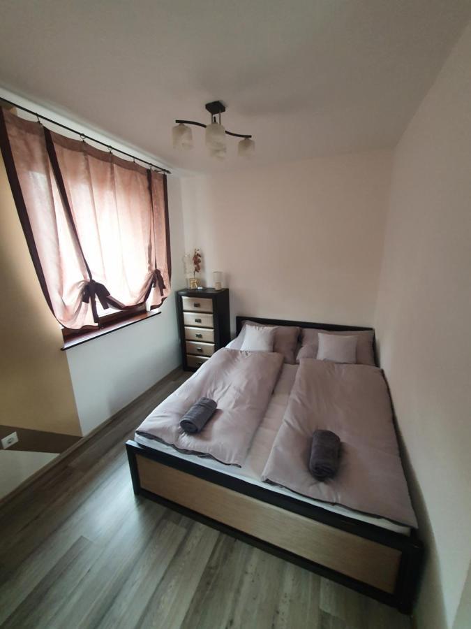 Krisi Apartman Hajdúszoboszló Esterno foto