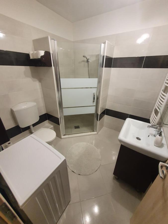 Krisi Apartman Hajdúszoboszló Esterno foto
