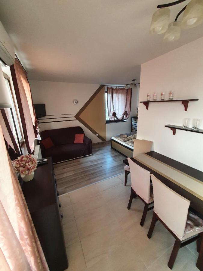 Krisi Apartman Hajdúszoboszló Esterno foto