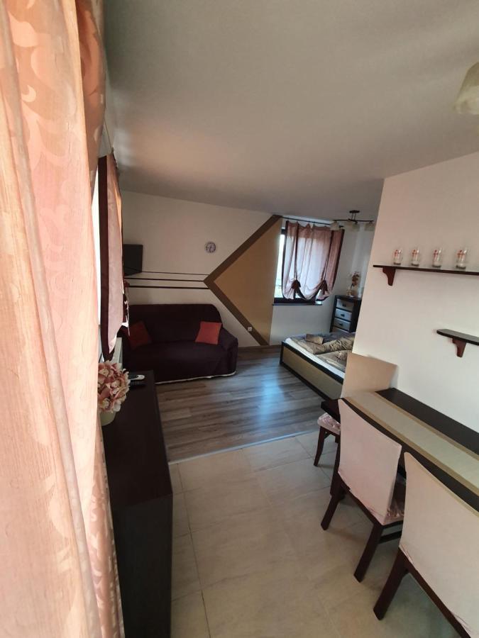 Krisi Apartman Hajdúszoboszló Esterno foto